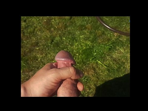 ❤️ Vruća zgodna jebe svoju ružičastu macu i svršava špricom u ljetnoj bašti ☑ Porno na bs.hqpornvideos.ru ❌